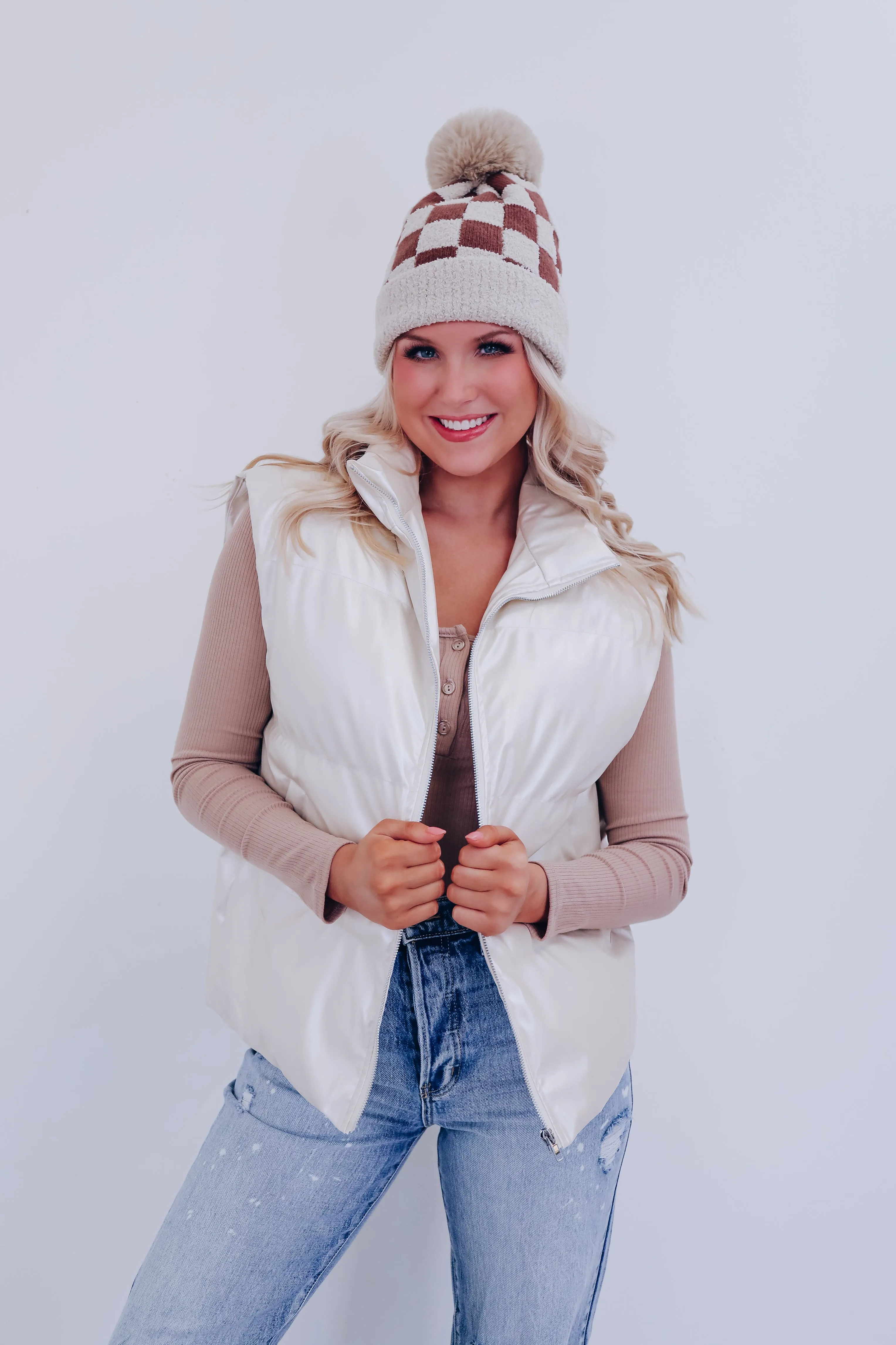 Shasta Shiny Puffer Vest - White