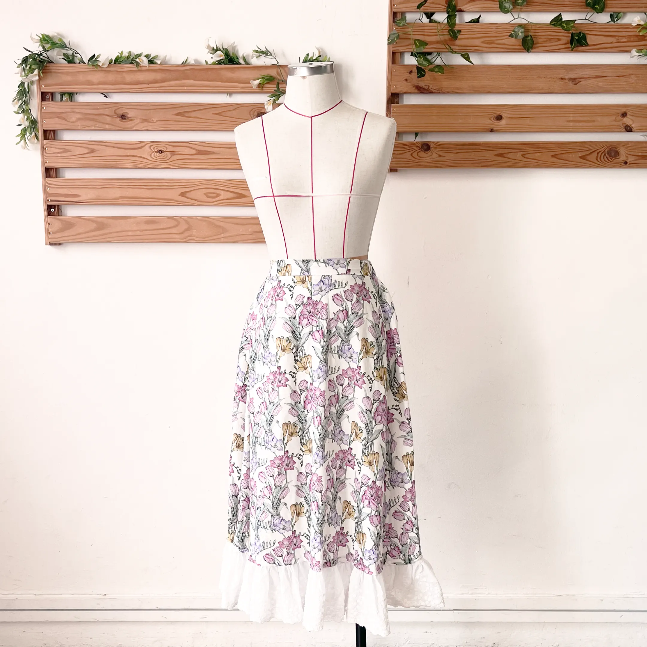 Swing Skirt with Elastic Back