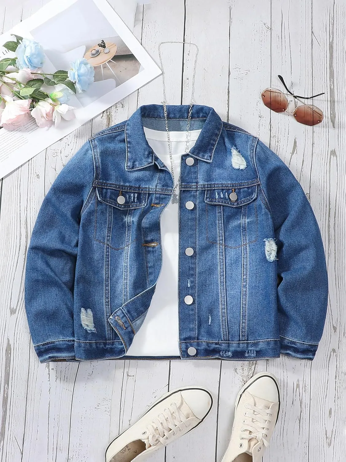 WDIRARA Girl's Ripped Flap Pocket Button Front Long Sleeve Collared Denim Jacket